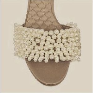 Tory burch pearl studded sandals size 6.5